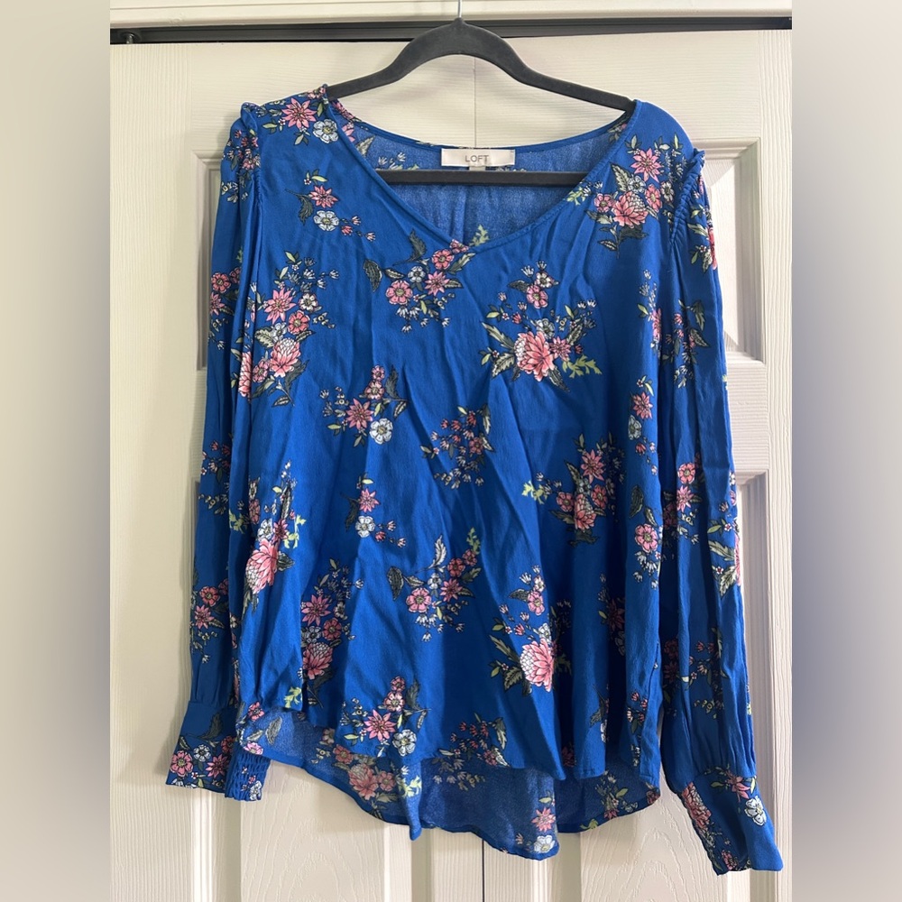 Loft Blouse Women’s Size L Blue Pink Floral Top Long Sleeve Workwear Casual